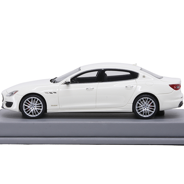 1/43 MASERATIQuattroporte Gransport 2017ߥ˥奢ǥ Bianco Alpi By BBR